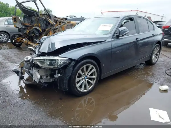WBA8A3C57JA505342 2018 BMW 3ER - Image 2