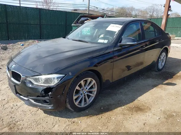 WBA8A3C57JA505387 2018 BMW 3ER - Image 2