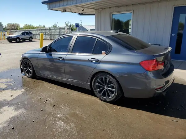 WBA8A3C57JA505499 2018 BMW 3ER - Image 2