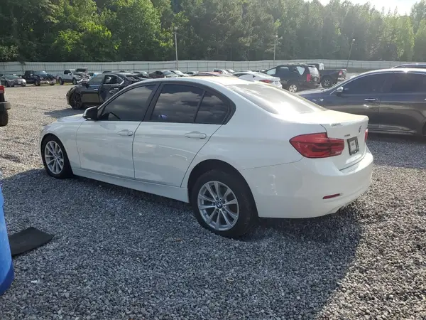WBA8A3C57JA505616 2018 BMW 3ER - Image 2