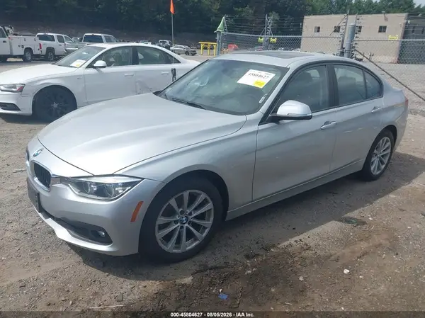 WBA8A3C58JA489460 2018 BMW 3ER - Image 2