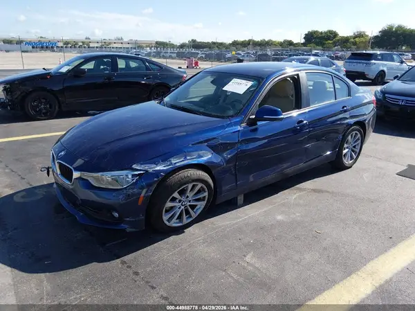 WBA8A3C58JA489541 2018 BMW 3ER - Image 2