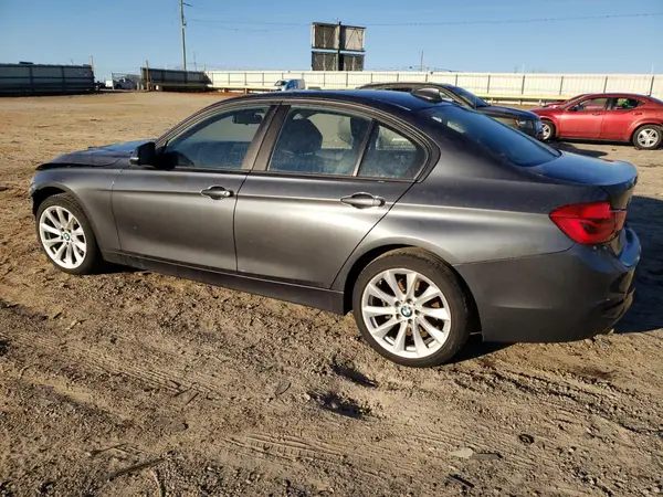 WBA8A3C58JA491872 2018 BMW 3ER - Image 2