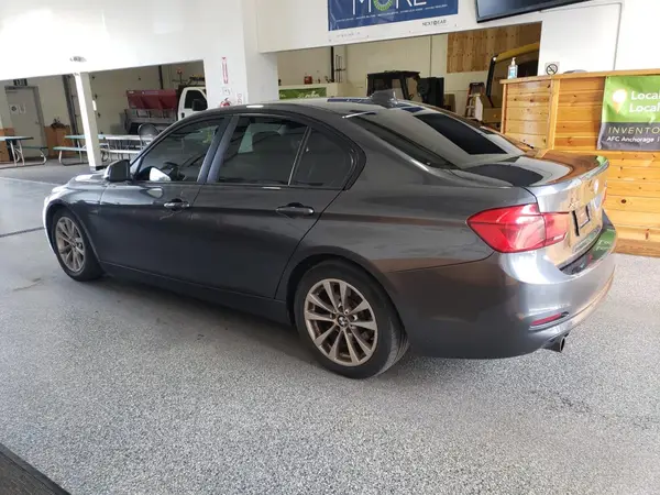 WBA8A3C58JA492343 2018 BMW 3ER - Image 2