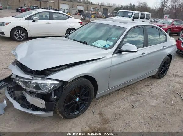 WBA8A3C58JA495002 2018 BMW 3ER - Image 2