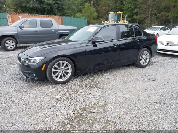 WBA8A3C58JA505351 2018 BMW 3ER - Image 2