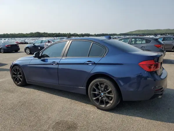 WBA8A3C59JA357582 2018 BMW 3ER - Image 2