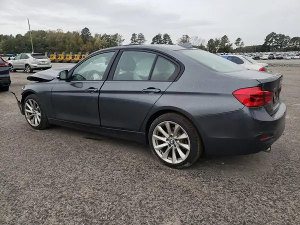 WBA8A3C59JA358702 2018 BMW 3ER - Image 2