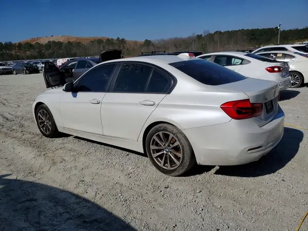 WBA8A3C59JA487099 2018 BMW 3ER - Image 2