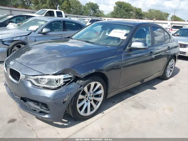 WBA8A3C59JA495073 2018 BMW 3ER - Image 2