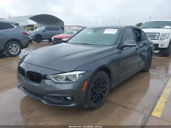 WBA8A3C59JA499866 2018 BMW 3ER - Image 2