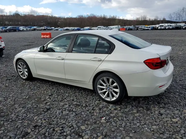 WBA8A3C5XJA488276 2018 BMW 3ER - Image 2