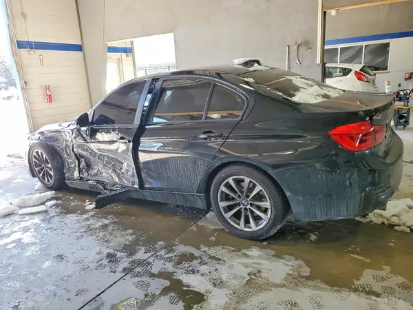 WBA8A3C5XJA489685 2018 BMW 3ER - Image 2