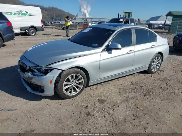 WBA8A3C5XJA492974 2018 BMW 3ER - Image 2