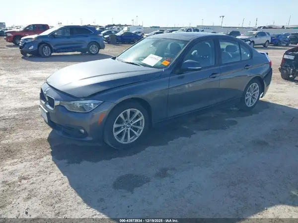 WBA8A3C5XJA499861 2018 BMW 3ER - Image 2