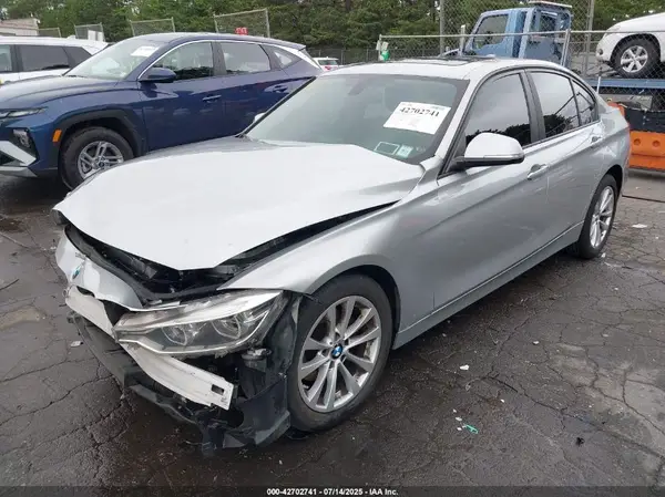 WBA8A3C5XJA505786 2018 BMW 3ER - Image 2