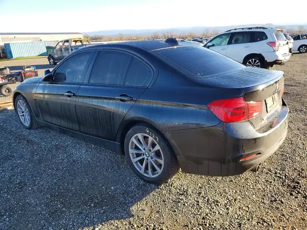WBA8A9C31HK864806 2017 BMW 3ER - Image 2