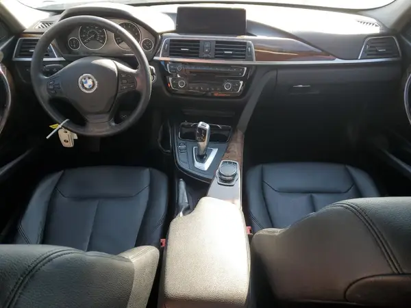 WBA8A9C32HK863986 2017 BMW 3ER - Image 8