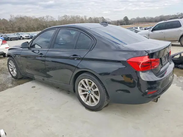 WBA8A9C33HK864399 2017 BMW 3ER - Image 2