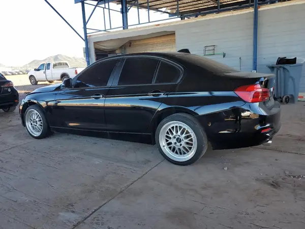 WBA8A9C33HK864614 2017 BMW 3ER - Image 2