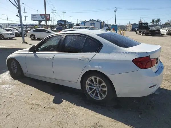 WBA8A9C34HK863973 2017 BMW 3ER - Image 2
