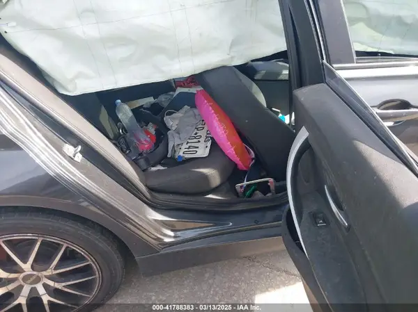 WBA8A9C34HK864072 2017 BMW 3ER - Image 8
