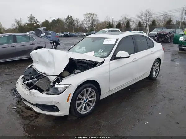 WBA8A9C34HK864122 2017 BMW 3ER - Image 2