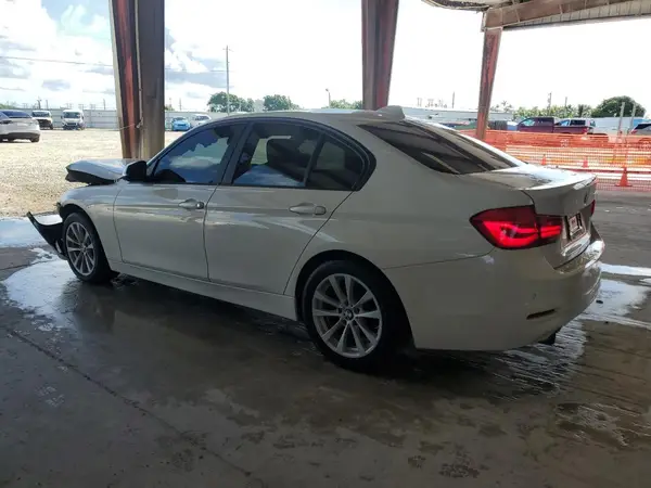 WBA8A9C34HK864184 2017 BMW 3ER - Image 2