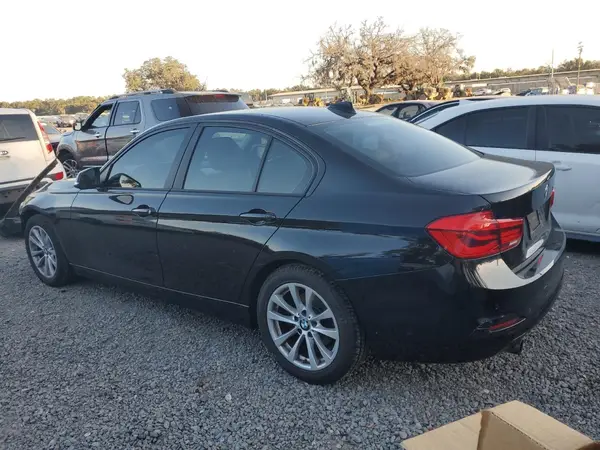 WBA8A9C34HK864542 2017 BMW 3ER - Image 2