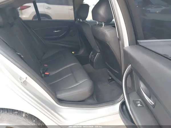 WBA8A9C35HK864517 2017 BMW 3ER - Image 8