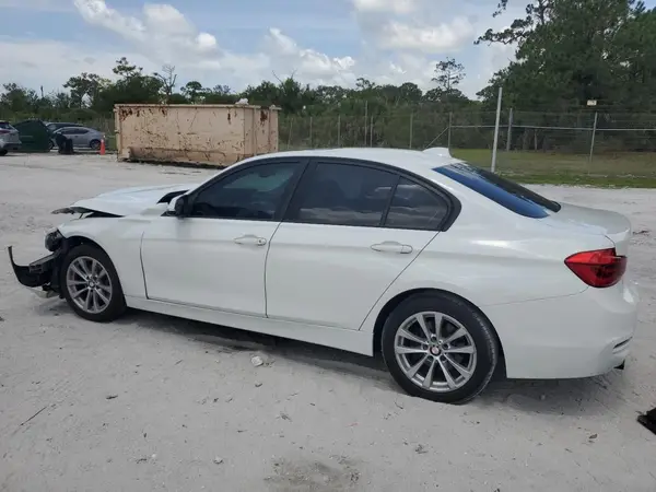 WBA8A9C36HK864011 2017 BMW 3ER - Image 2
