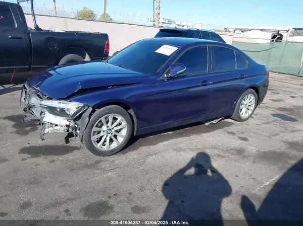 WBA8A9C37HK620545 2017 BMW 3ER - Image 2