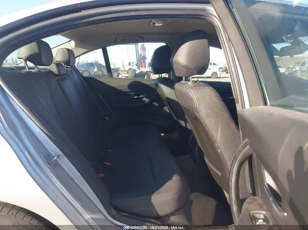 WBA8A9C37HK864051 2017 BMW 3ER - Image 8