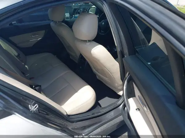 WBA8A9C37HK864227 2017 BMW 3ER - Image 8