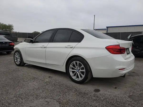 WBA8A9C39HK863984 2017 BMW 3ER - Image 2