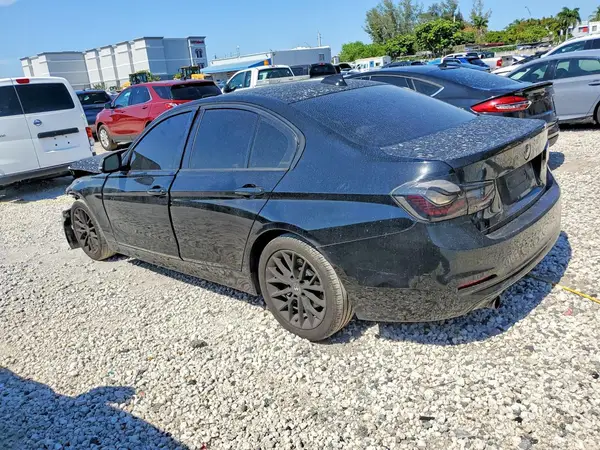 WBA8A9C39HK864326 2017 BMW 3ER - Image 2