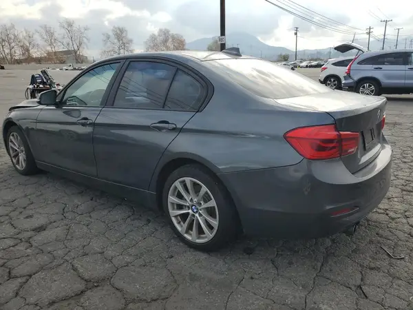 WBA8A9C50JAC99979 2018 BMW 3ER - Image 2