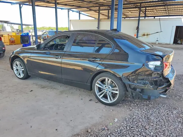 WBA8A9C50JAD26906 2018 BMW 3ER - Image 2