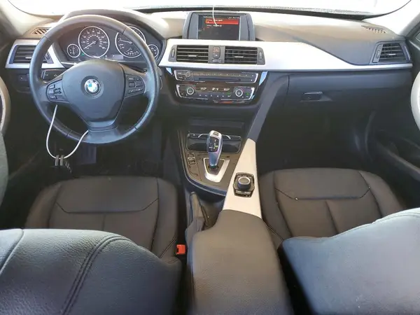 WBA8A9C50JAD26906 2018 BMW 3ER - Image 8