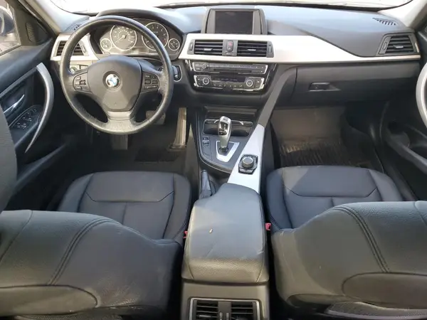 WBA8A9C50JAD27666 2018 BMW 3ER - Image 8