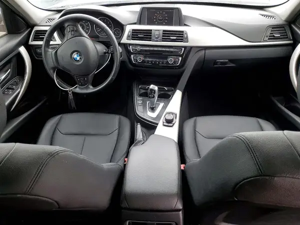 WBA8A9C50JAD27697 2018 BMW 3ER - Image 8