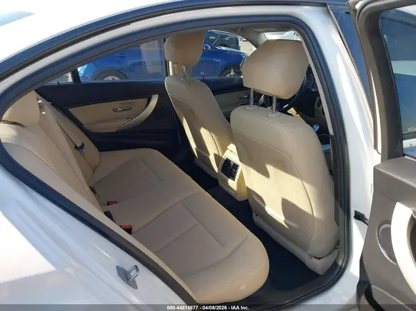 WBA8A9C50JAD28087 2018 BMW 3ER - Image 8