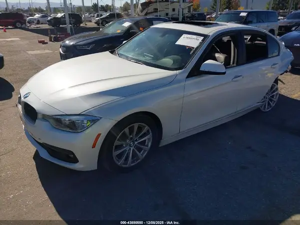 WBA8A9C50JAH12290 2018 BMW 3ER - Image 2