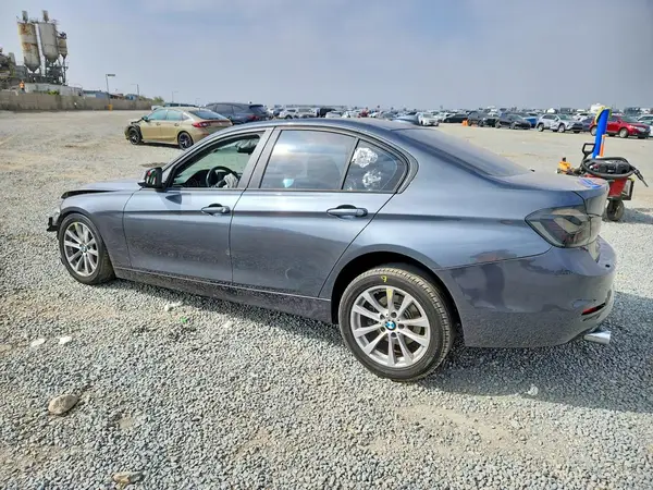 WBA8A9C50JAH12936 2018 BMW 3ER - Image 2