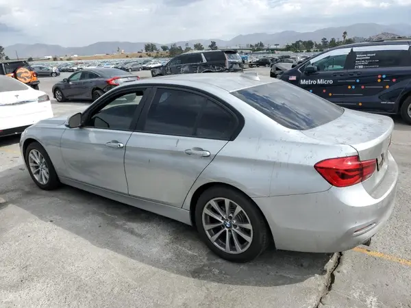 WBA8A9C50JAH13343 2018 BMW 3ER - Image 2