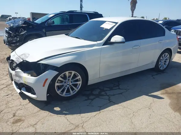 WBA8A9C50JAH13830 2018 BMW 3ER - Image 2