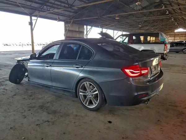 WBA8A9C50JAH13973 2018 BMW 3ER - Image 2