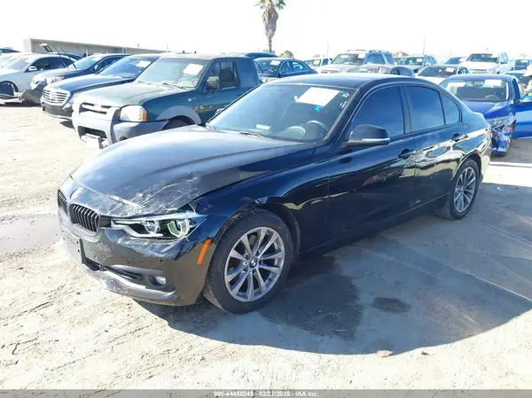 WBA8A9C50JAH14329 2018 BMW 3ER - Image 2