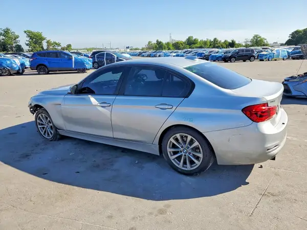 WBA8A9C50JAH14606 2018 BMW 3ER - Image 2
