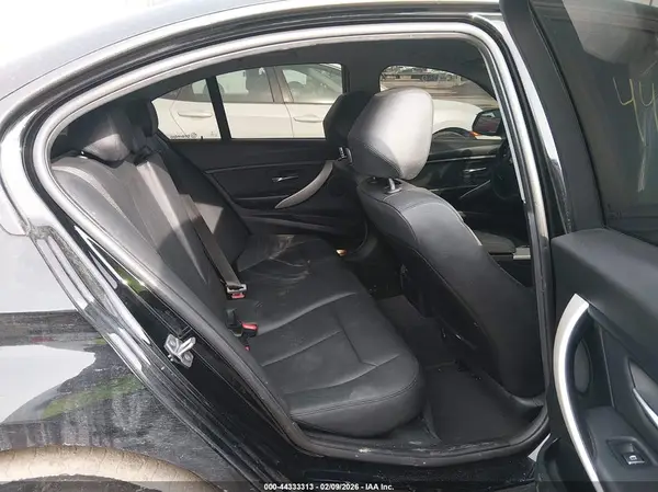 WBA8A9C50JAH14637 2018 BMW 3ER - Image 8